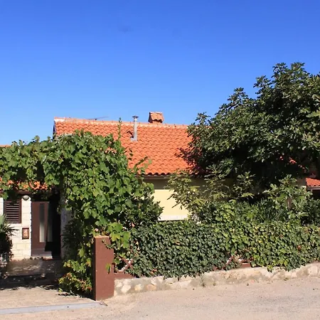 Apartments With A Parking Space Crveni Vrh, Umag - 7190 Apartment *