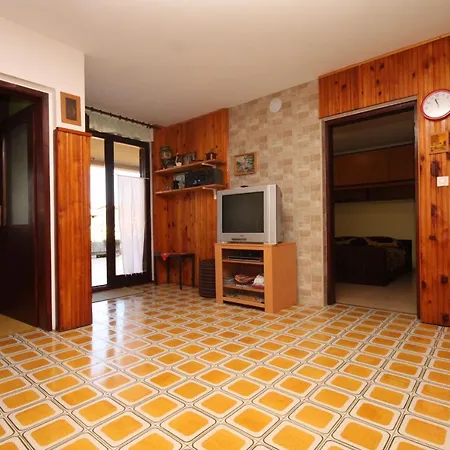 Apartments With A Parking Space Crveni Vrh, Umag - 7190 Apartment
